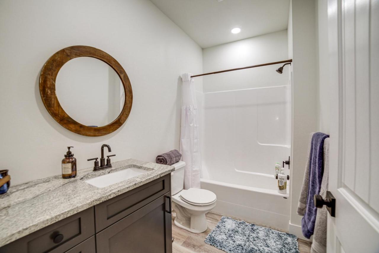 Teton Valley Getaway With Private Deck And Hot Tub! Ashton Zewnętrze zdjęcie
